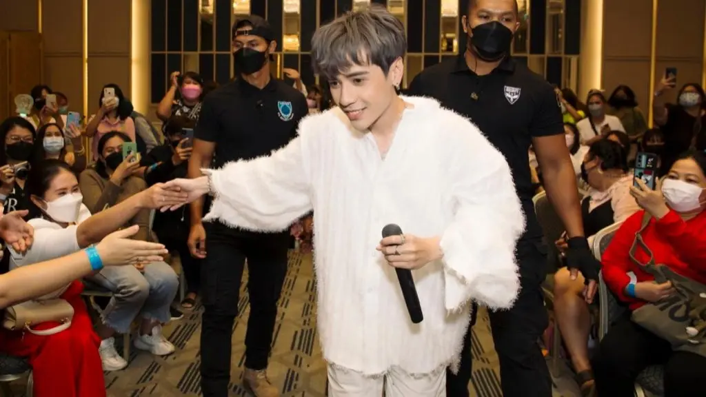 Quang Hùng MasterD mở fan meeting tại Thái Lan